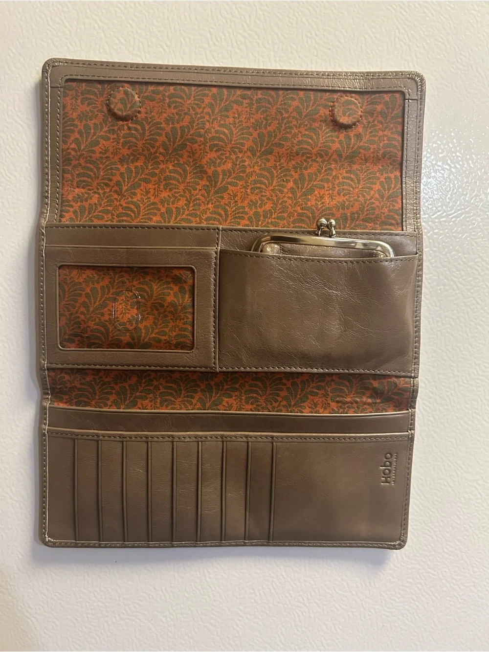 Hobo international Taupe Leather trifoldWallet with matching coins purse 👛